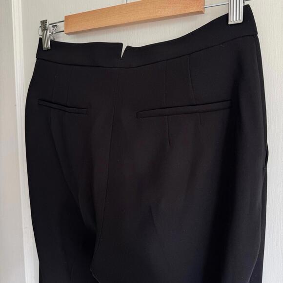 Elegant Black Women's Capris - Picture 4 of 9